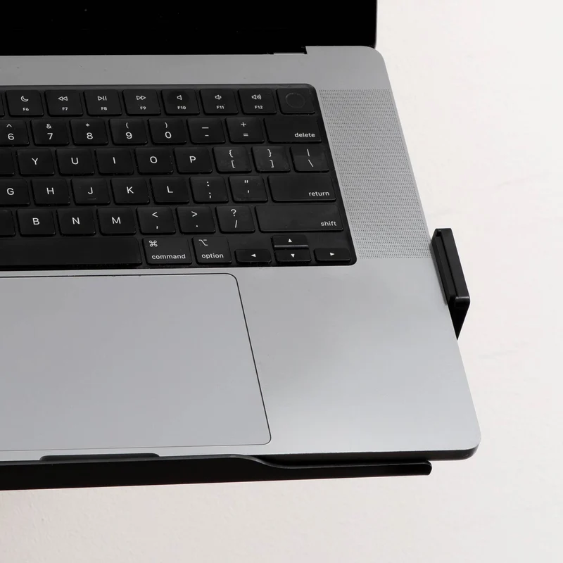 Desky Expandable Laptop Mount